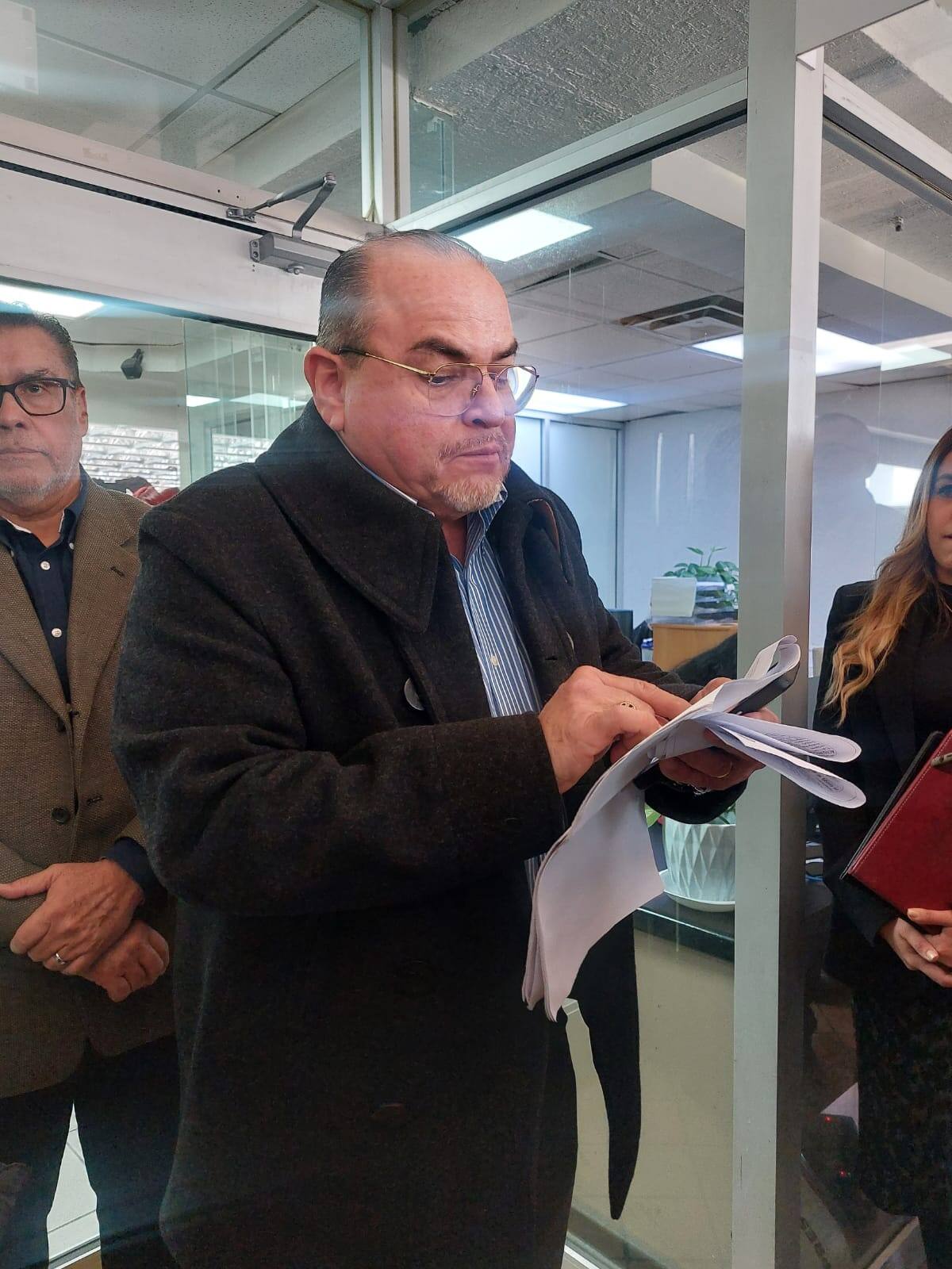 Se manifiestan Policías Comerciales por servicios médicos