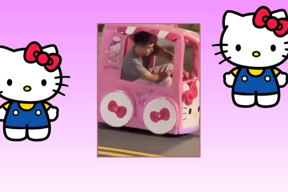 “Hoy conocí la envidia.”: Joven se vuelve viral al ser captado manejando un carrito infantil de Hello Kitty