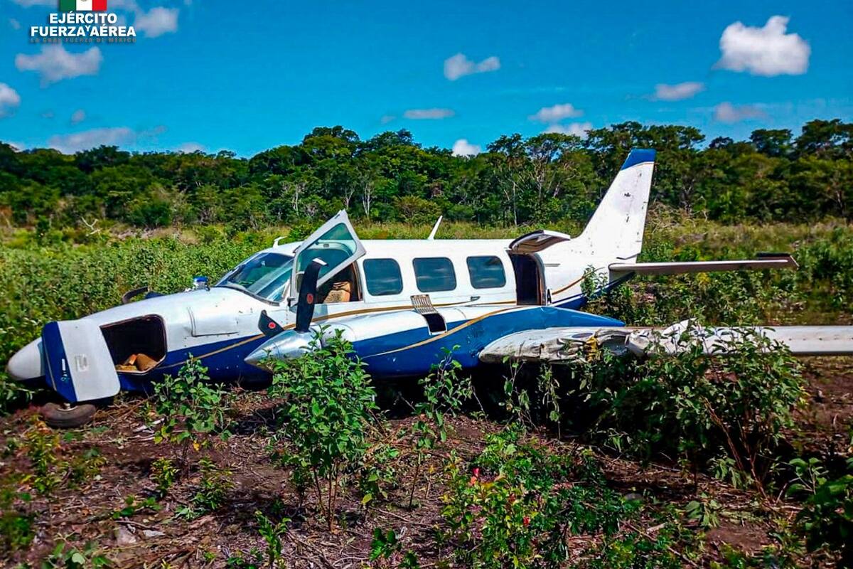 "Golpe al narco": Ejército intercepta avión en Campeche cargado con 460 kilogramos de cocaína