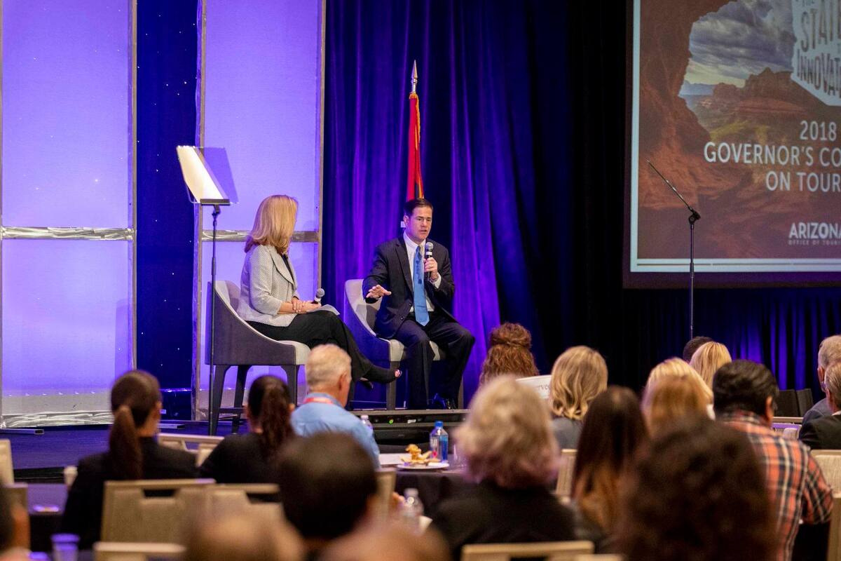 Invita Gobernador de Arizona a conferencia de turismo