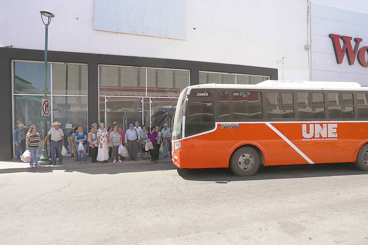 Renuncian choferes; colapsan servicio de transporte