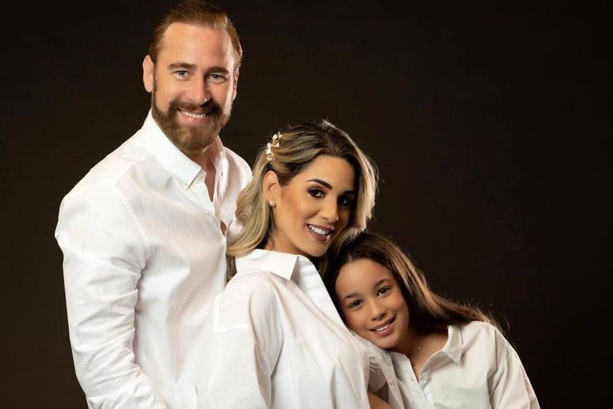 Nace bebé del actor Carlos de la Mota y Laura Pérez Rojas