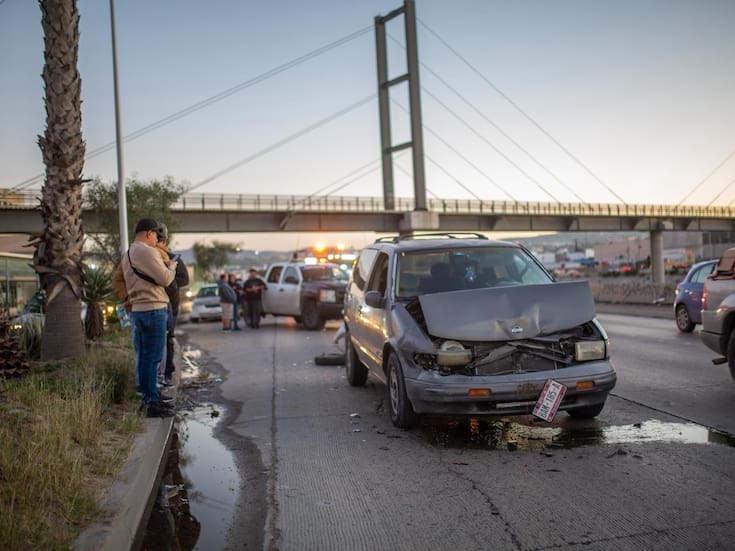 Choque múltiple deja tres vehículos dañados en la Vía Rápida Oriente