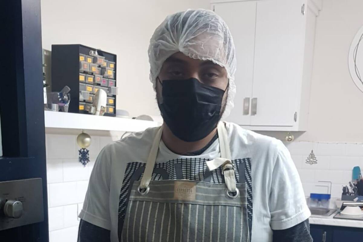 Hermosillo: Luis vende roles de canela para pagar sus estudios