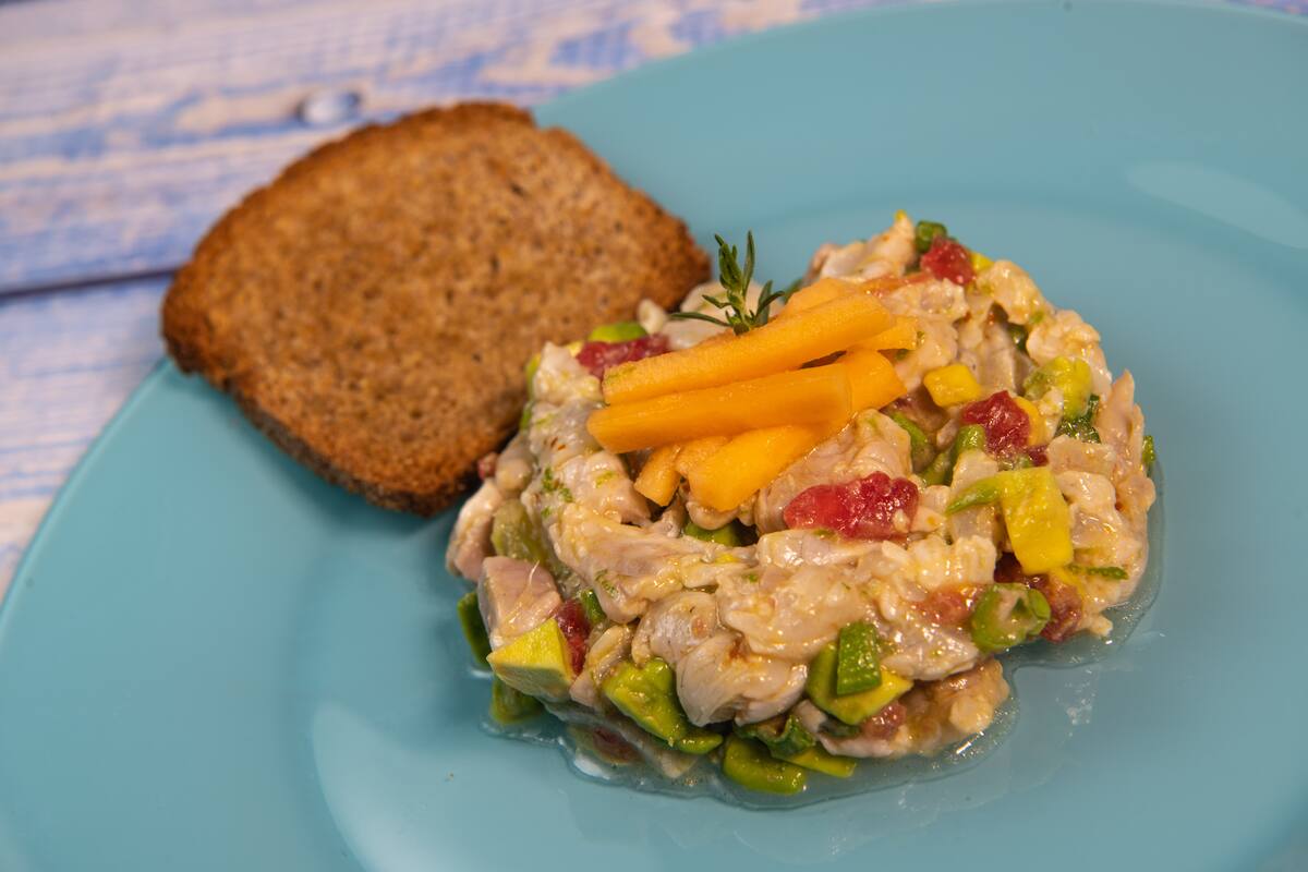 Ceviche de lubina y mango