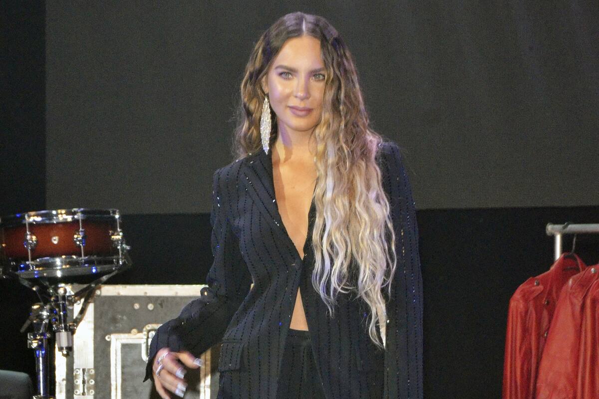 Belinda desata rumores tras presunta compañía de político poblano en una boda