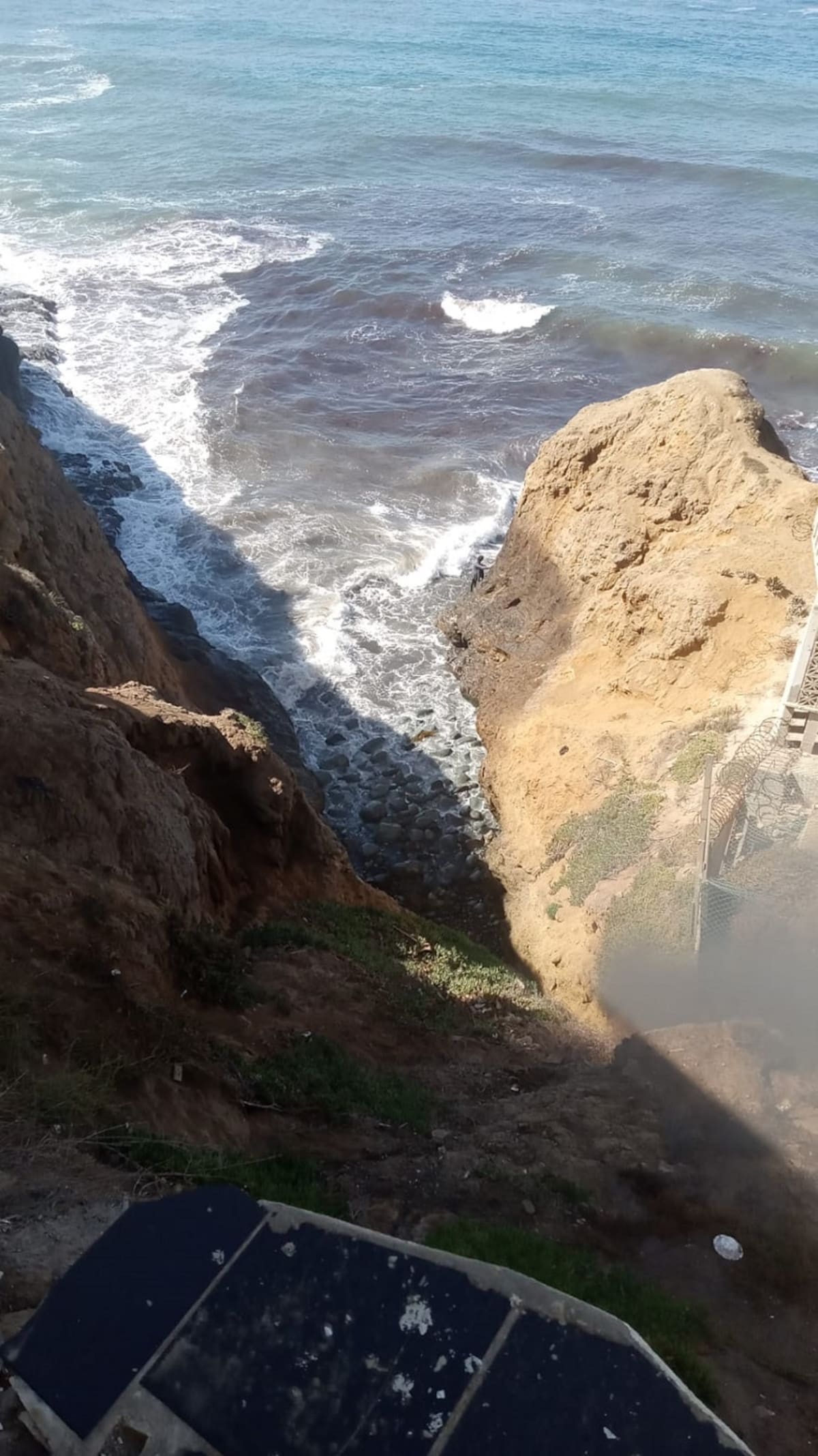 El rescate en la playa El Vígía en el área de Playas de Tijuana.