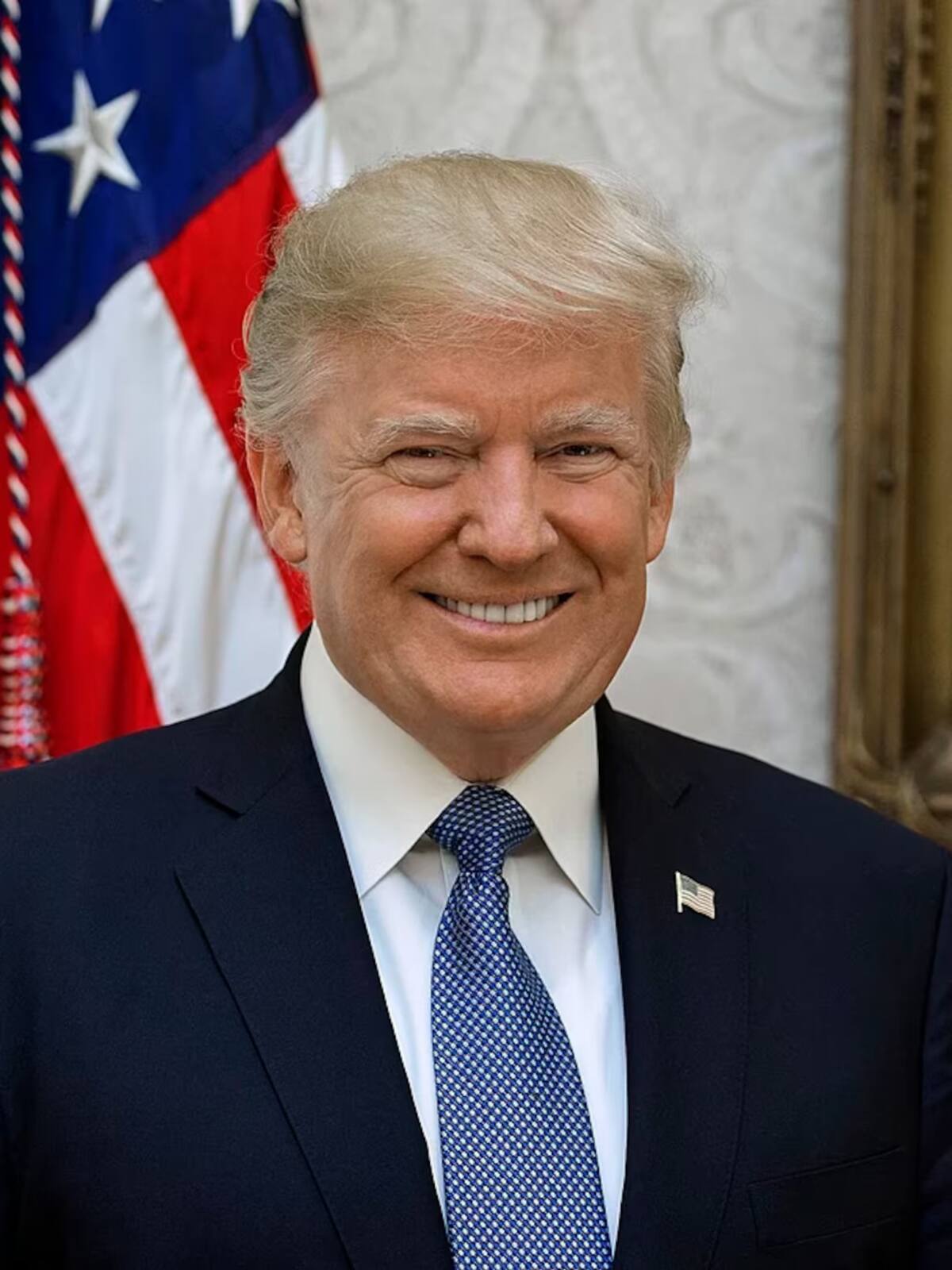 Retrato presidencial de Trump marca un contraste con su primer mandato.