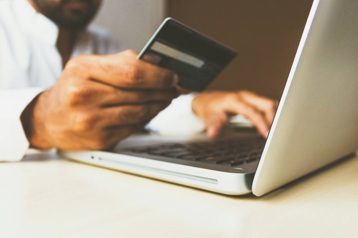 ¿Qué tan seguras son las tiendas en línea como MercadoLibre y Amazon? Esto es lo que dice la PROFECO