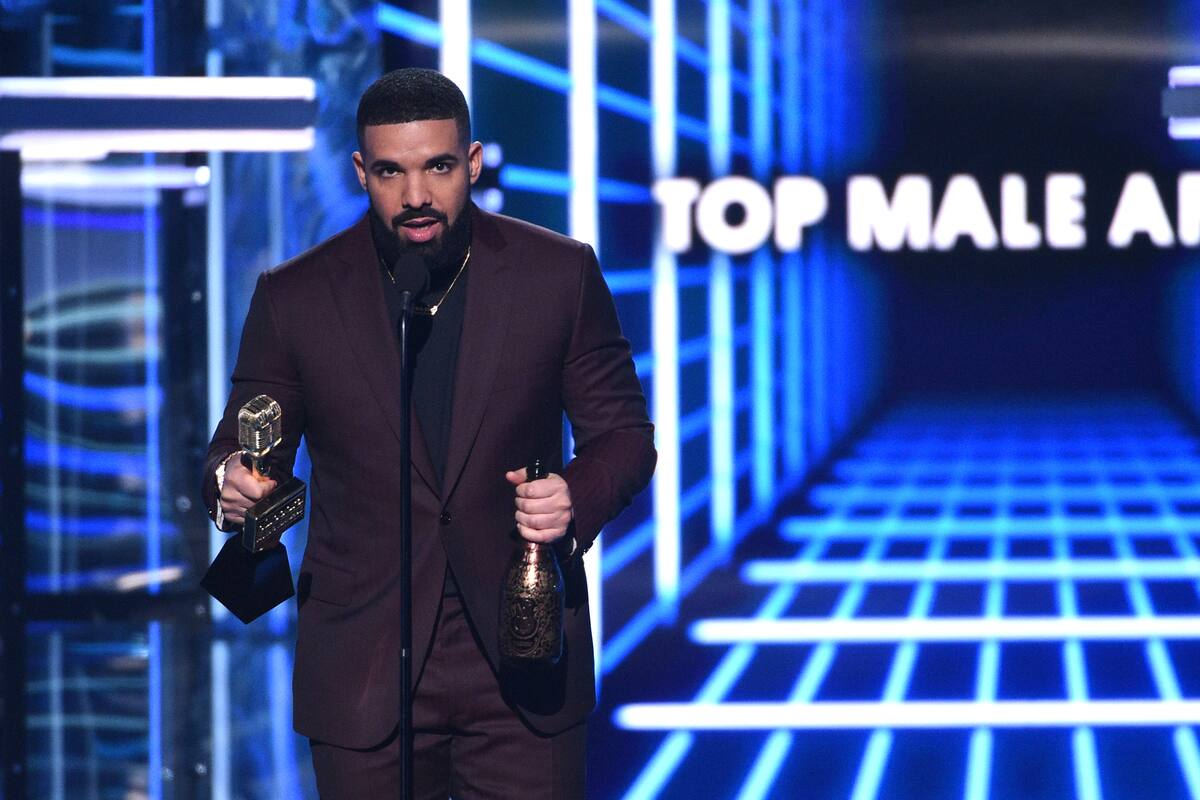 Drake llama a artistas a mostrar su amor en los Billboard