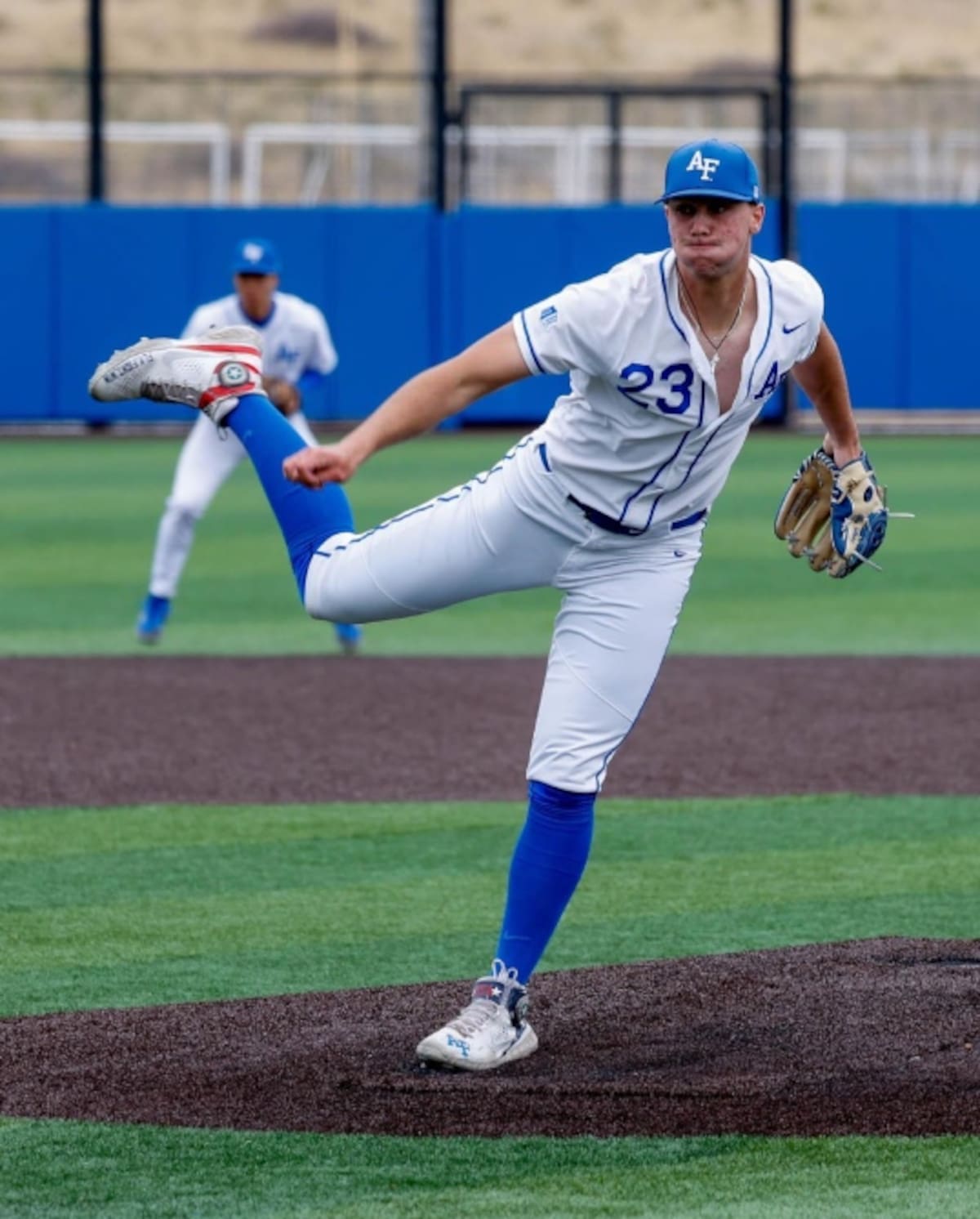 Paul Skenes en el equipo de beisbol de la Academia de la Fuerza Aérea de los Estados Unidos.