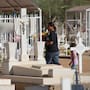 Más de 100 trabajadores se preparan para limpiar panteones de Hermosillo antes de noviembre