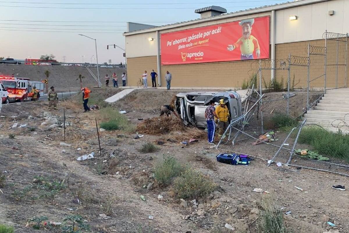 Rosarito: 2 hombres pierden la vida en accidente automovilístico