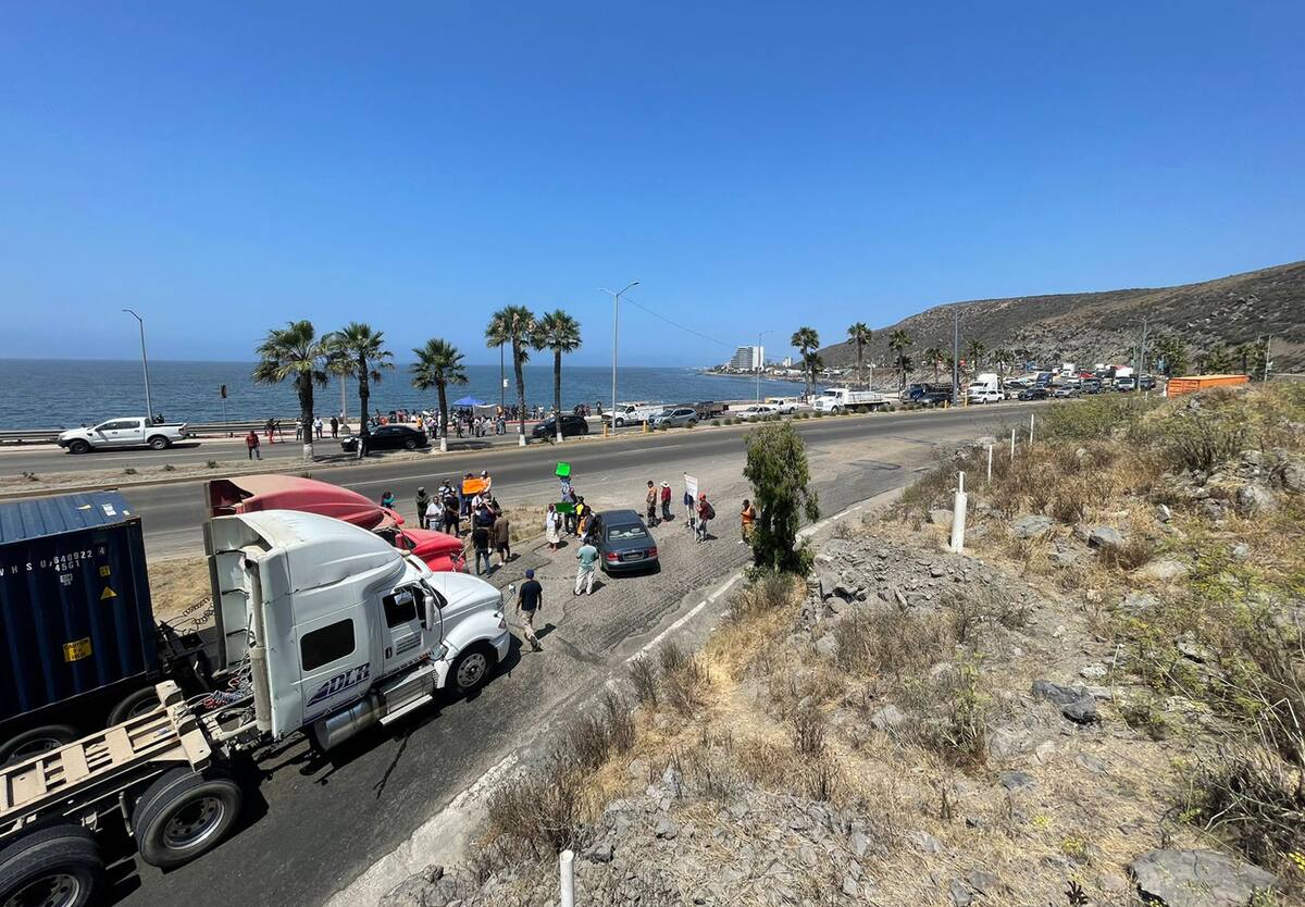Los inconformes señalaron que los afectados son prestadores de servicios, dueños de barcos, dueños de planta y pescadores.