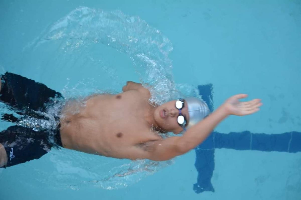 Julia García y Marvin Loya representan a BC en Abierto Mexicano de Natación