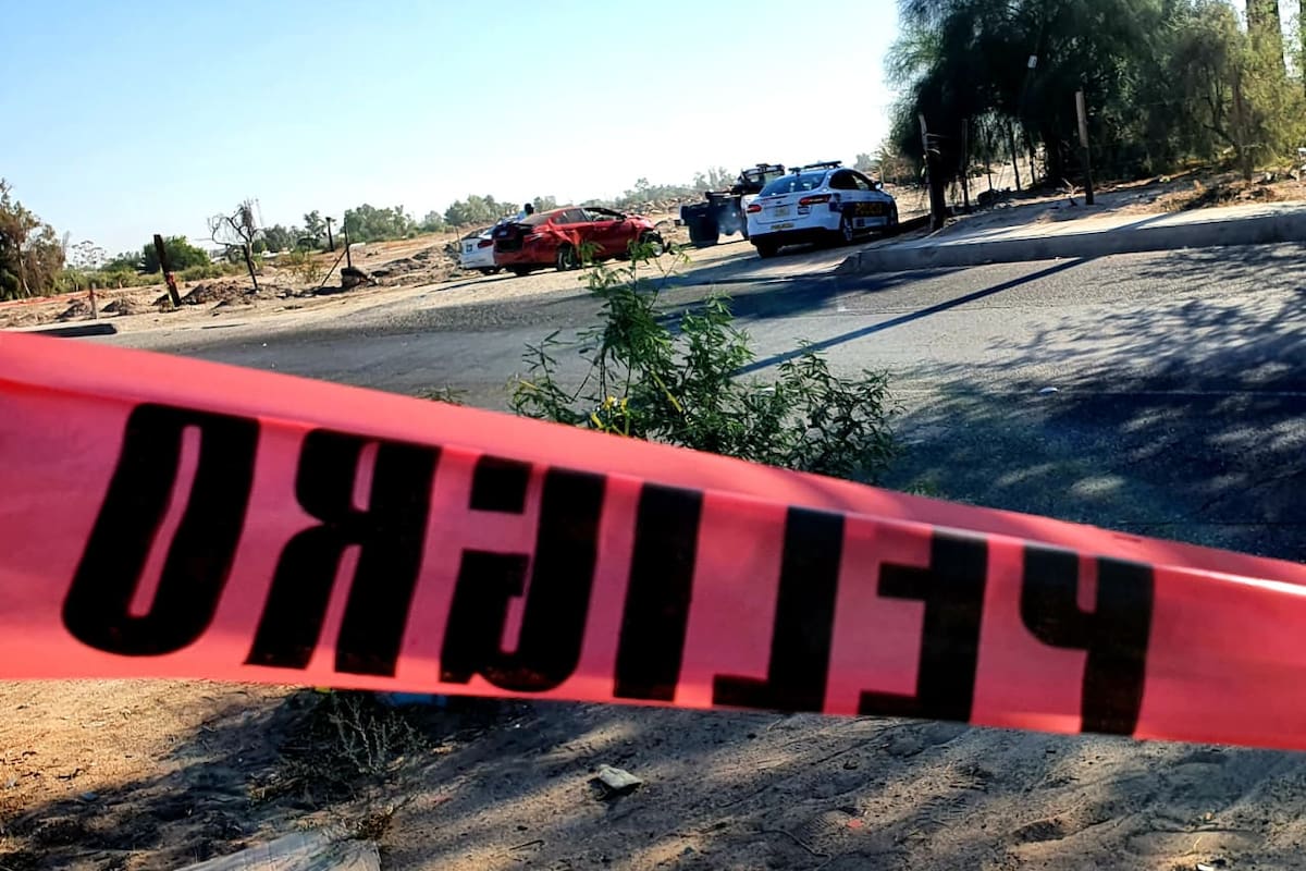 Muere hombre tras caer con su vehículo a un canal en Santa Isabel