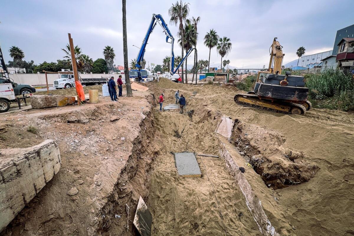 Realizan trabajos en tubería de la desalinizadora que abastece a decenas de colonias