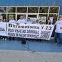 Padres de familia protestan frente a FGE para que se les permita ver a sus hijos