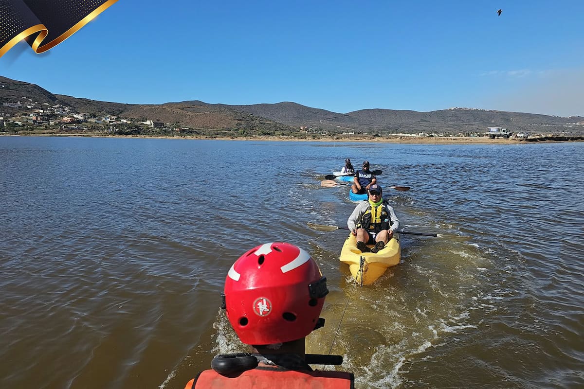 Operativo en el Pacífico: Rescatan a 16 mexicanos tras naufragio cerca de Ensenada y buscan a 11 desaparecidos
