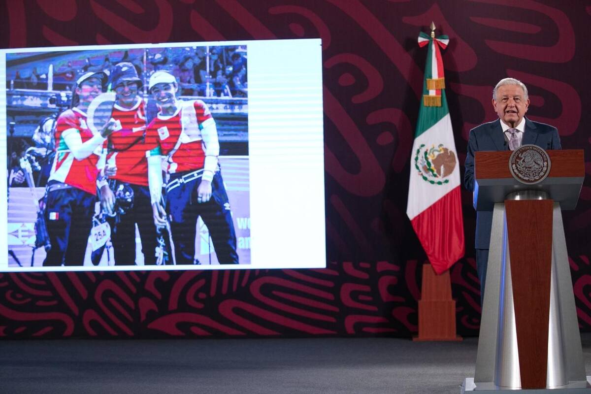 Felicita AMLO a las arqueras mexicanas que lograron medalla de bronce en París