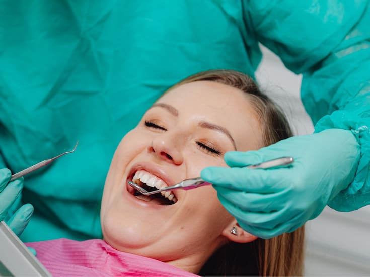 Un tratamiento dental que podría reducir riesgos cardíacos y metabólicos, según expertos