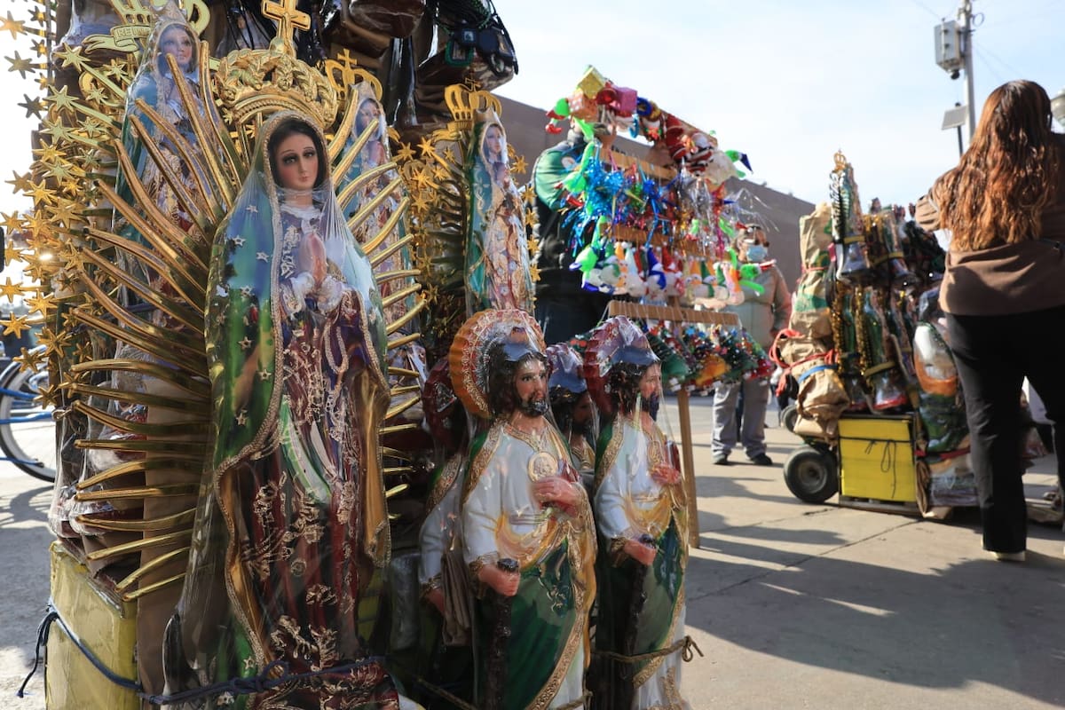 Cientos de creyentes acudieron al Santuario en el Centro para agradecer favores y participar en misas durante el día. Foto: Sergio Ortiz