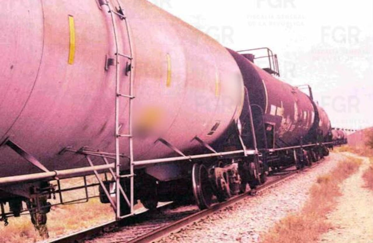 La FGR señaló al exgobernador Ernesto Ruffo Appel por su presunta participación en una red de contrabando de combustible que habría causado un millonario daño fiscal. Foto: Cortesía.