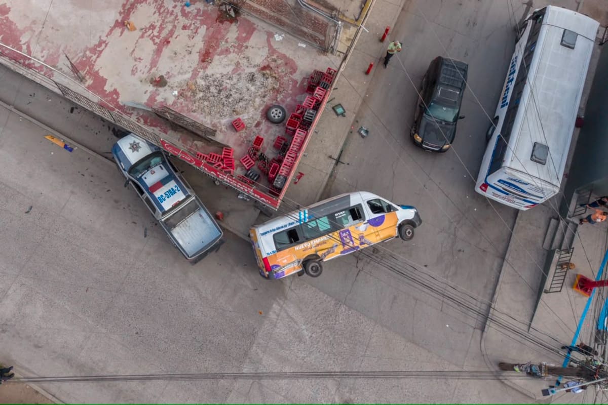 Choque entre patrulla y transporte público deja un policía lesionado en Nido de las Águilas