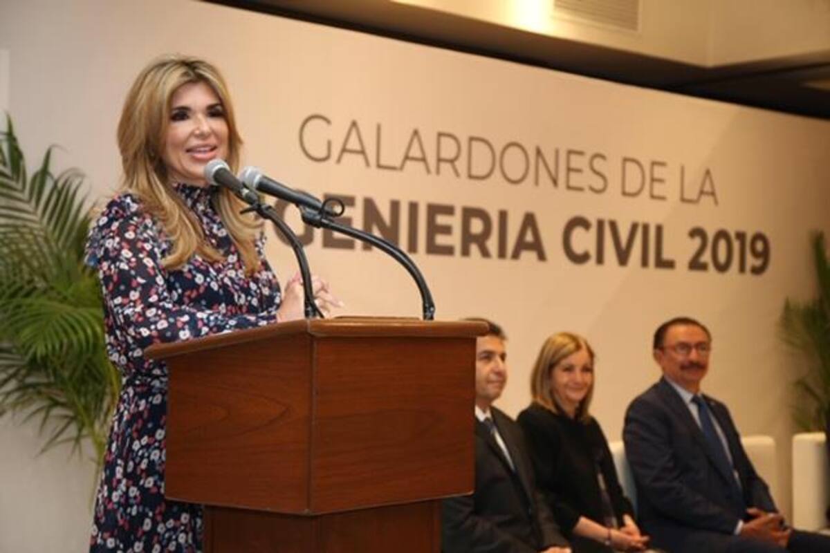 Da Gobernadora reconocimientos a ingenieros civiles