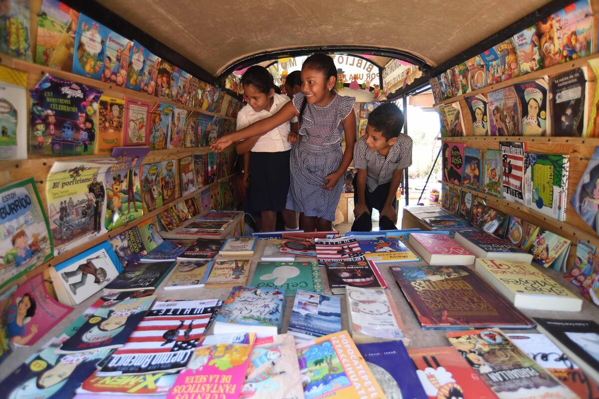Bibliocombi: Sembrar la lectura en tierra árida