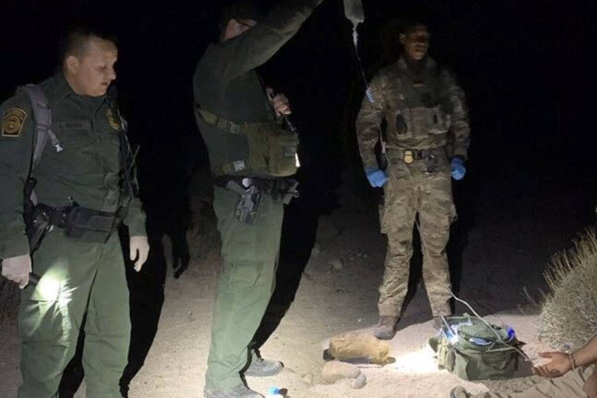 Rescatan a tres migrantes en zona montañosa