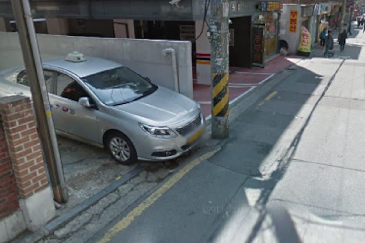 “Si no tienes dinero, paga con tu cuerpo”: taxista surcoreano acosa a turista tailandesa y desata furia en redes