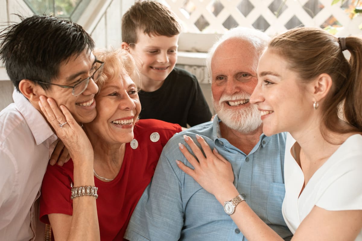 Escribir con optimismo podría mejorar el estado de ánimo, según estudio británico