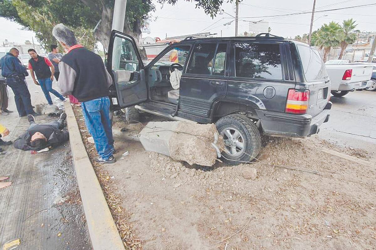 Resulta uno lesionado en accidente vehicular