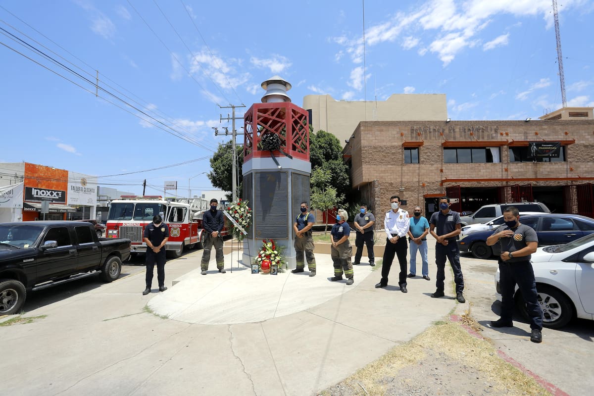 Dan el último adiós a oficial de Bomberos