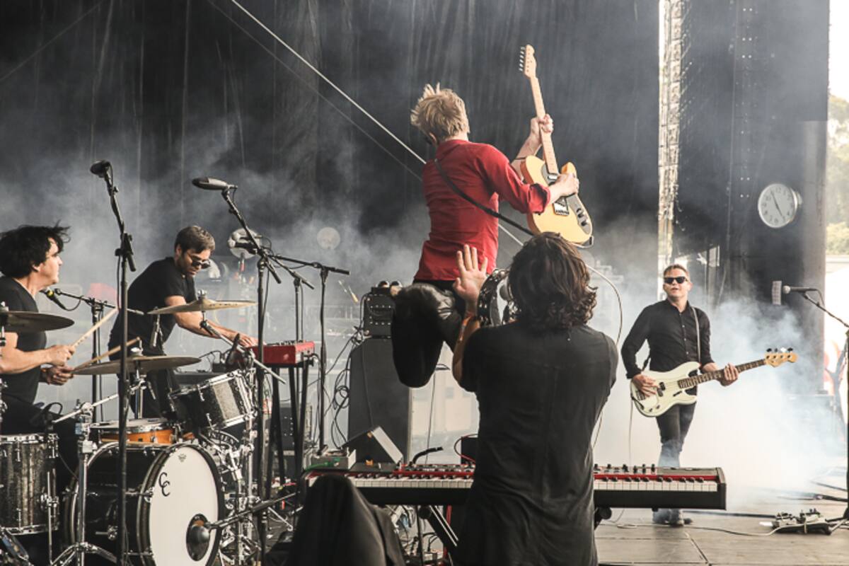 Spoon crea música contra racismo de Donald Trump