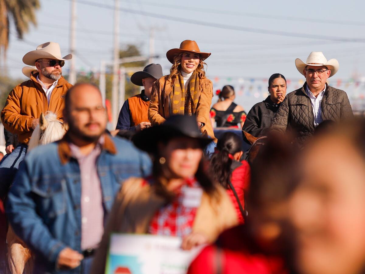 En el marco del 89 aniversario del Asalto a las Tierras, se realizó un desfile conmemorativo que contó con la participación de la gobernadora Marina del Pilar, quien se integró al contingente encabezando la tradicional cabalgata. (Foto: Juan J. Morales)
