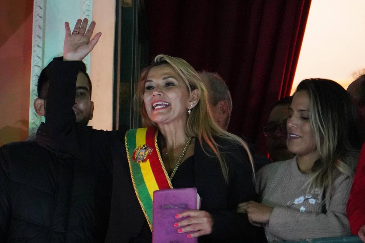 Me dan mucha pena los mexicanos: Presidenta interina de Bolivia