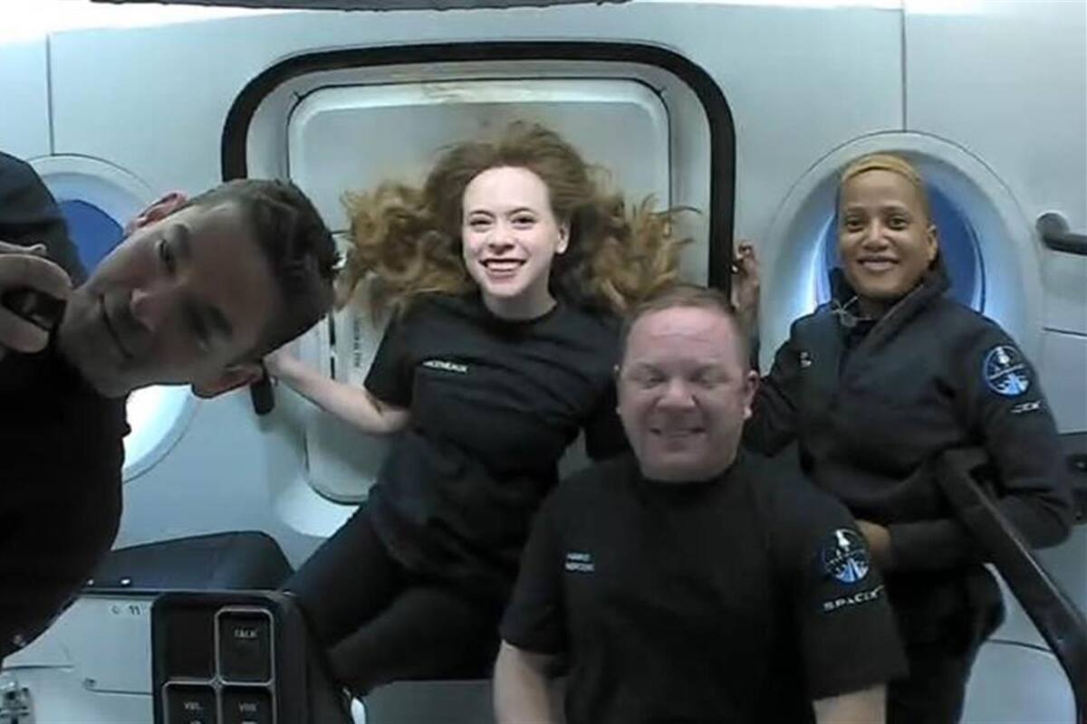 "Viendo por la ventana el mundo", cuentan tripulantes desde el Dragon a niños enfermos