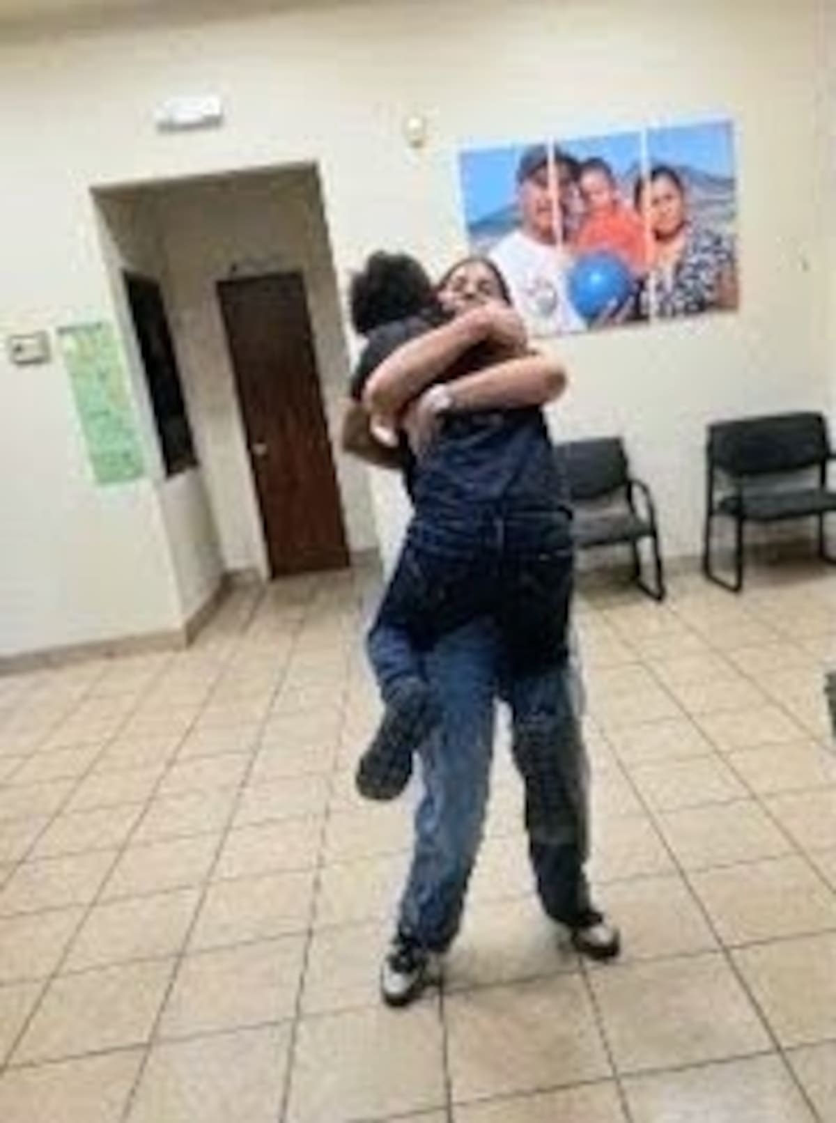 Víctor Luis “N” quedó en prisión preventiva por sustracción de menores, tras ser localizado con su hijo de 9 años, quien contaba con una Alerta Amber en Tijuana. Foto: Cortesía