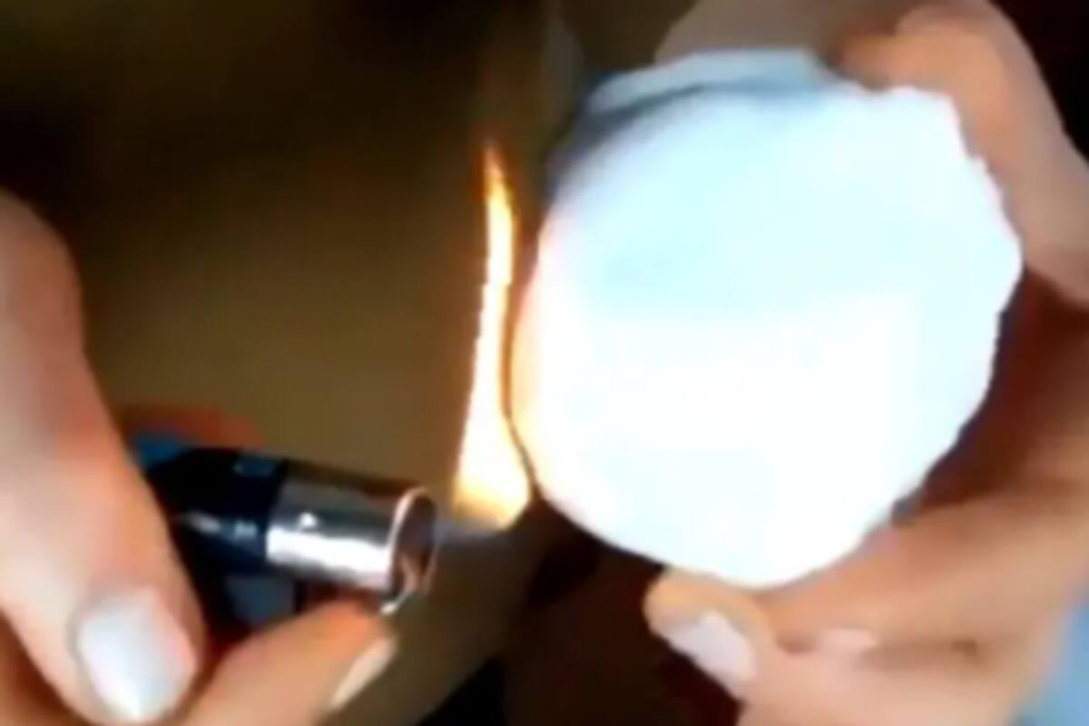 Mujer afirma que la nieve es de plástico porque no se derrite con fuego