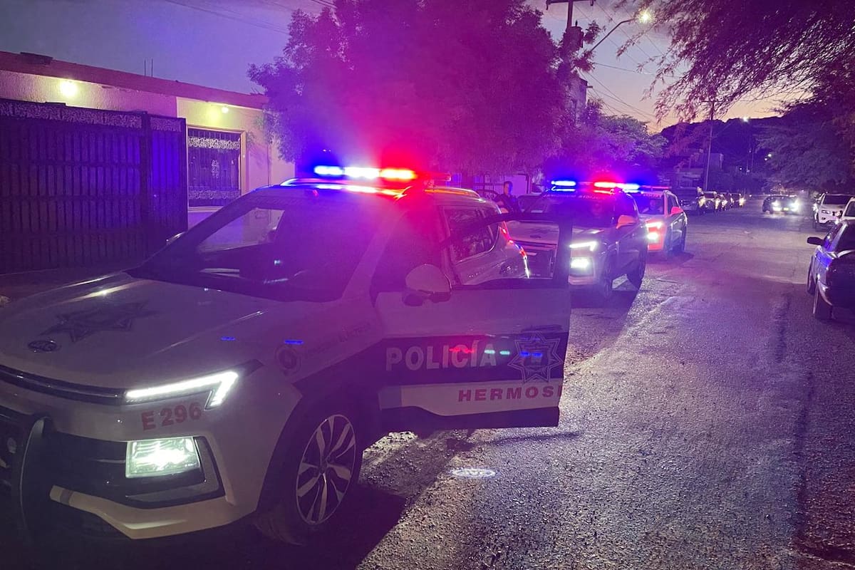 Detienen a dos hombres por posesión de arma y narcóticos en el Centro de Hermosillo