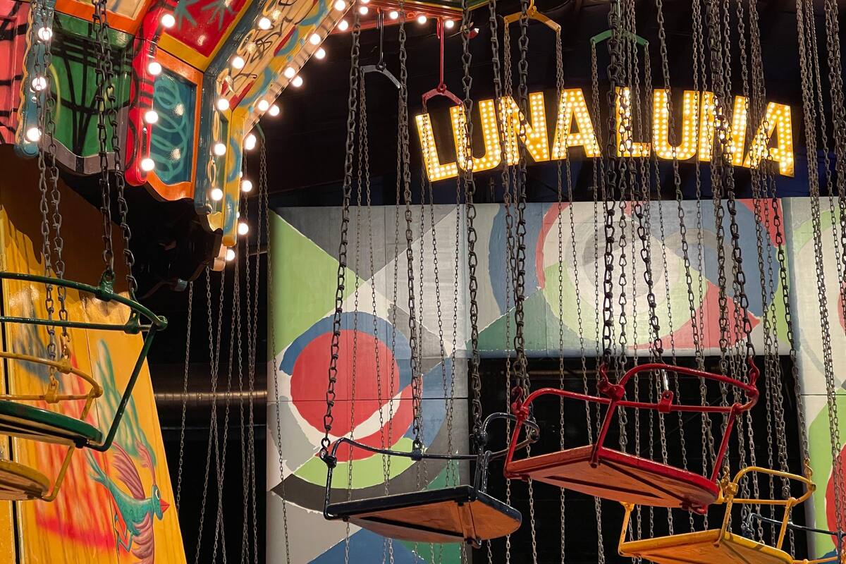 Luna Luna, el parque de diversiones diseñado por artistas como Dalí y Basquiat que reabrió sus puertas en Los Ángeles 35 años después