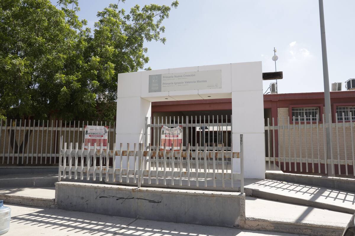 La escuela primaria Ignacio Valencia Montes, ubicada en el fraccionamiento Puerta del Rey, está casi lista para el regreso a clases. FOTO: TEODORO BORBÓN