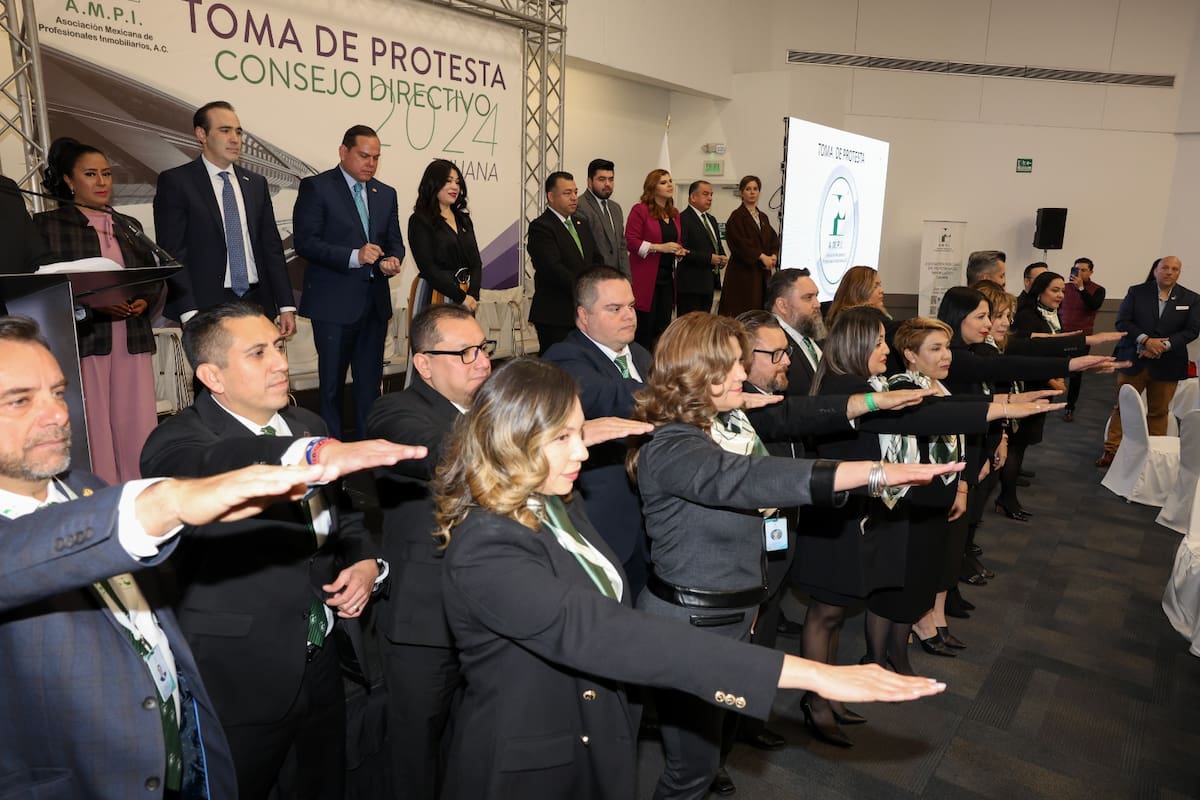 David Alejandro Ortegón Puebla tomó protesta como nuevo presidente de la Asociación Mexicana de Profesionales Inmobiliarios de Tijuana (AMPI), así como los integrantes de su mesa directiva que lo acompañarán durante su gestión.