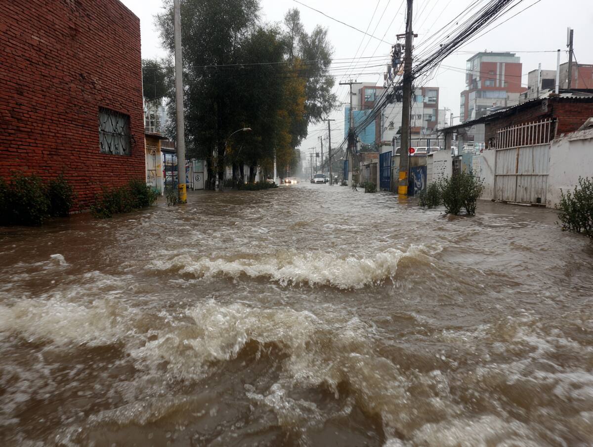 Para el martes 30 de septiembre al jueves 02 de octubre de 2025, el SMN prevé lluvias intensas en gran parte del país debido a la interacción de la onda tropical y una zona de baja presión en el sur de México.