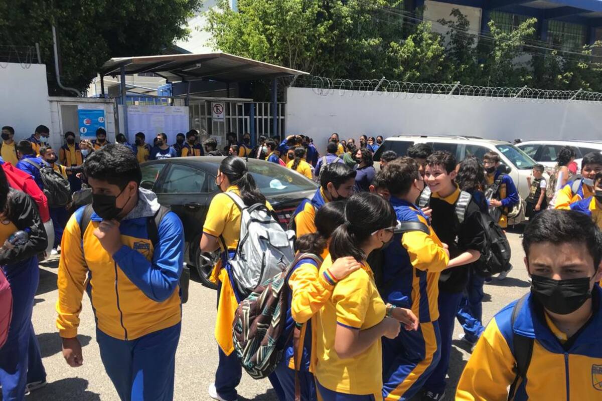 Piden padres de familia Operativo Mochila en Secundaria 16