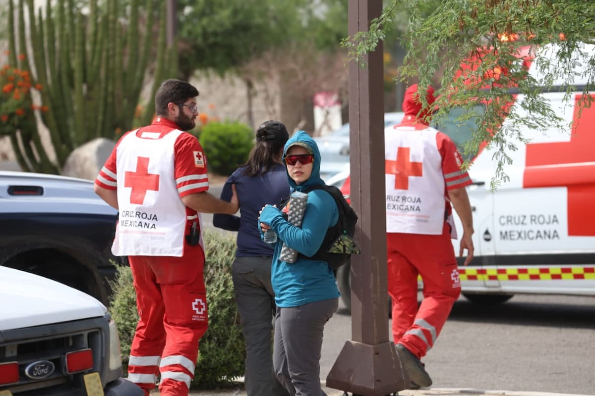 Rescatan a cuatro jóvenes en el Cerro El Bachoco