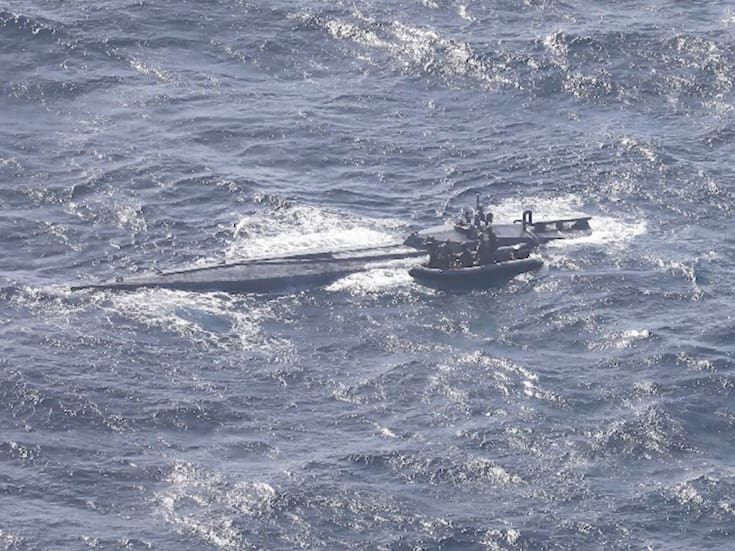 Portugal decomisa casi nueve toneladas de droga en un narcosubmarino cerca de las Azores; es la mayor incautación de cocaína en la historia del país