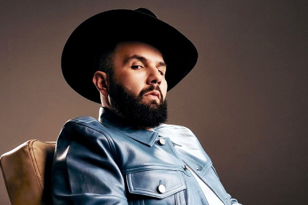 Carín León cantará gratis en Tijuana